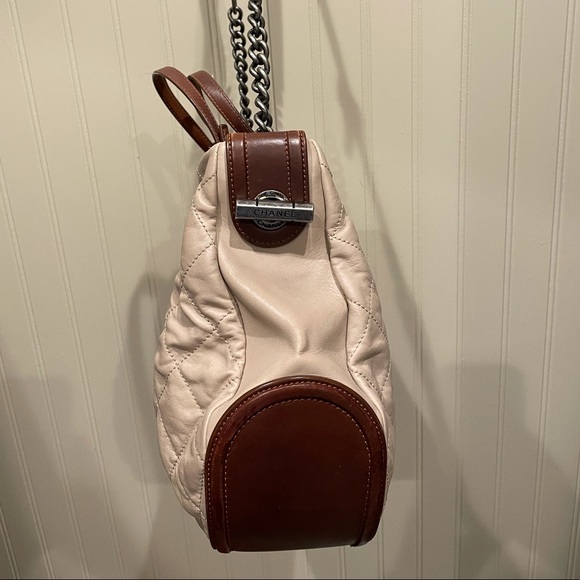 ❌SOLD❌ CHANEL, AUTHENTIC…Two Tone Leather - Picture 7 of 10